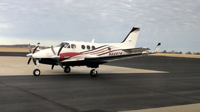 Beechcraft King Air 90 (N448CR)