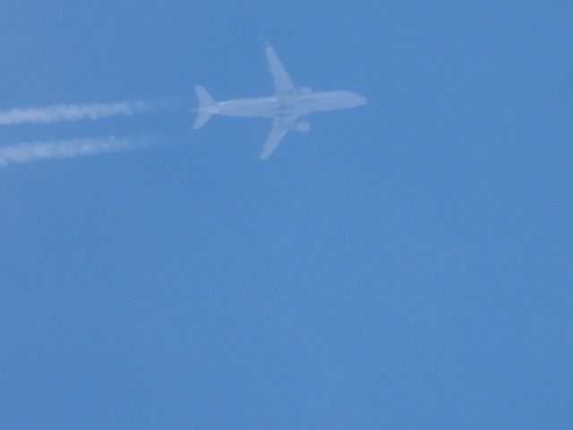 Embraer 175 (N110SY)