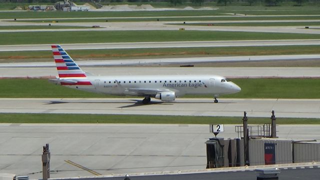 Embraer 175 (N401YX) - Here's an American Eagle ERJ-175 headed to the gate after a flight from Charlotte.   Date - June 7, 2020