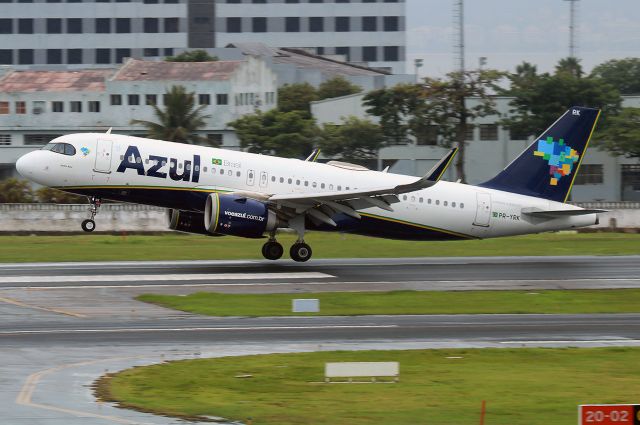 Airbus A320 (PR-YRK)