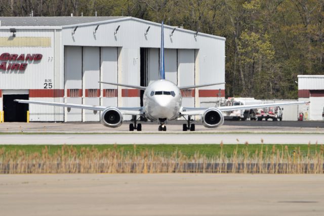 BOEING 737-300 (N531AU) - 05-10-22