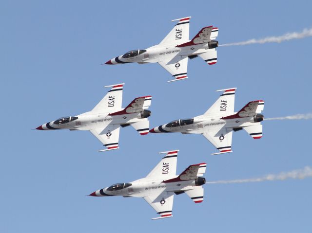 — — - California Capital Air Show, Oct 3, 2015.br /USAF Thunderbirds