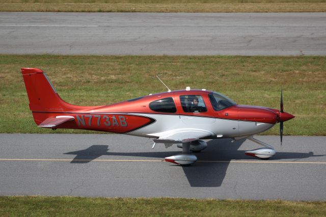 Cirrus SR-22 (N773AB)