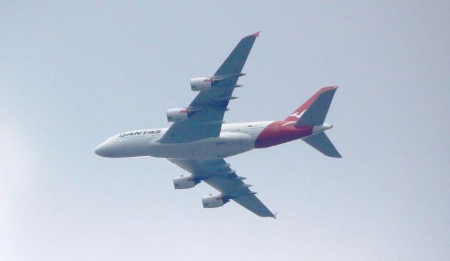 Airbus A380-800 (VH-OQE) - Lawrence Hargrave, as QF94 LAX to MEL over eastern suburbs of MEL on 8 Jan 2014. 