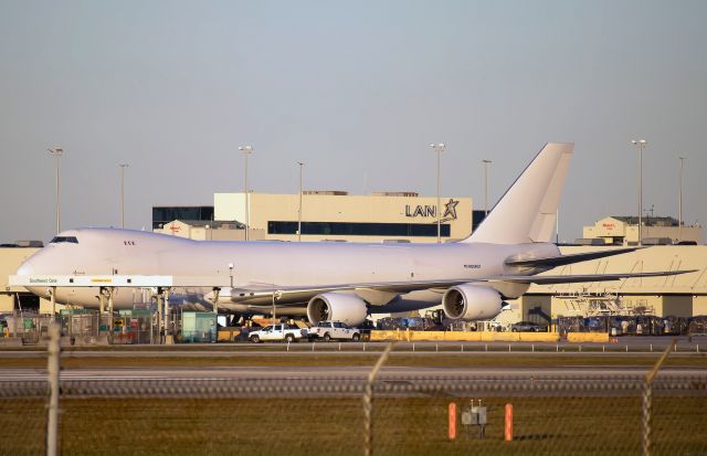 BOEING 747-8 (N859GT)