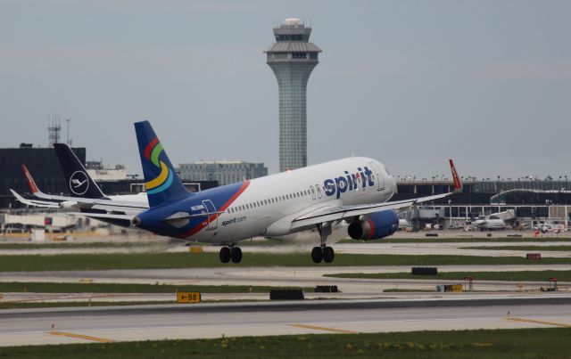 Airbus A320 (N638NK) - Landing 10C