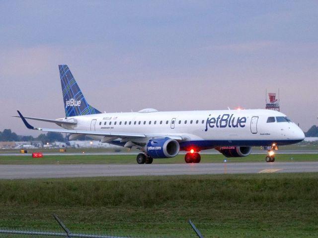 Embraer ERJ-190 (N193JB)