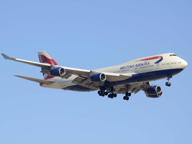 Boeing 747-400 (G-CIVN) - Flight BAW289 from London Heathrow on approach to land on Runway 26.