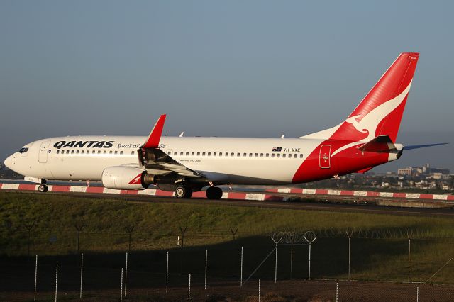 Boeing 737-800 (VH-VXE) - on 1 December 2017