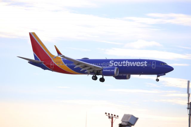 Boeing 737 MAX 8 (N8766T)