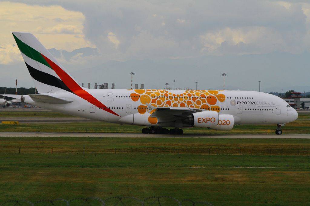 Airbus A380-800 (A6-EEA)