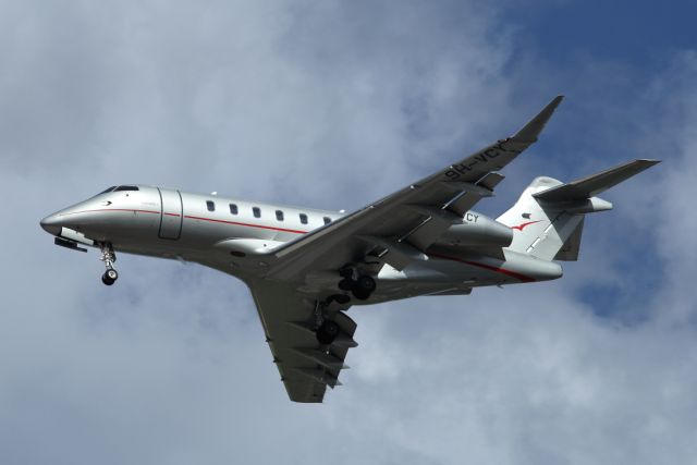 Canadair Challenger 350 (9H-VCY) - 13/02/2025:br /Flight LCA > TLV, final to runway 30.