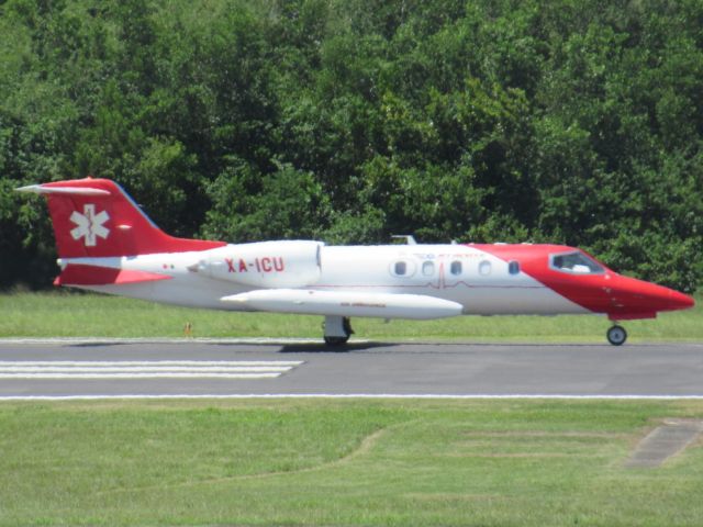 Learjet 35 (XA-ICU)