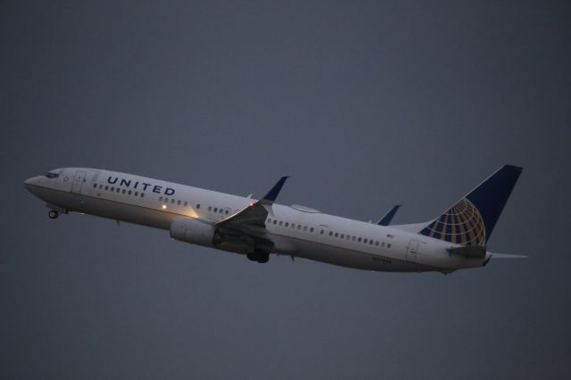 Boeing 737-900 (N37474)