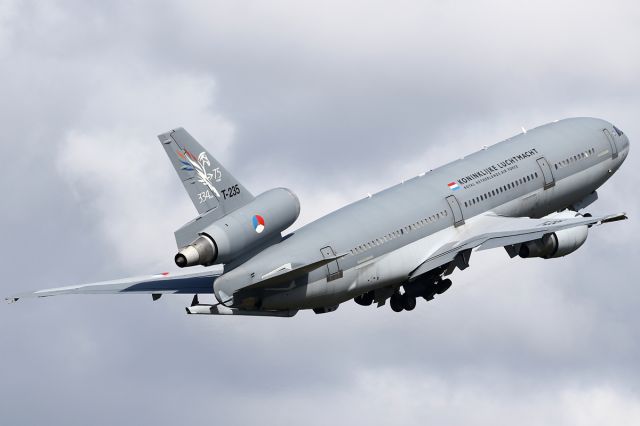 McDonnell Douglas DC-10 (T235)