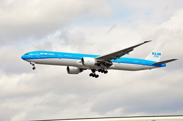 BOEING 777-300ER (PH-BVC)