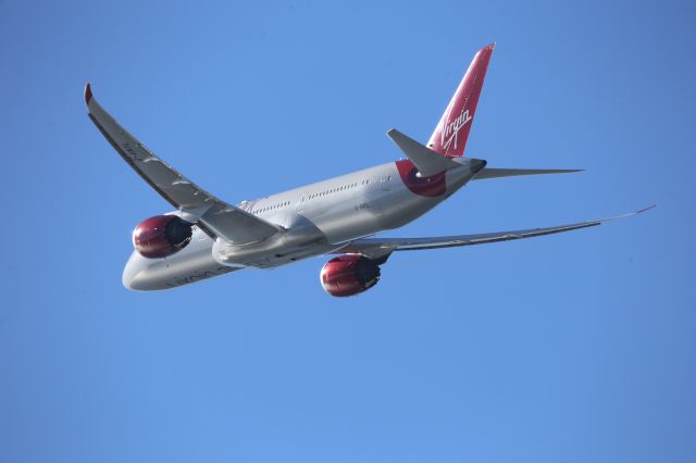 Boeing 787-9 Dreamliner (G-VNYL)