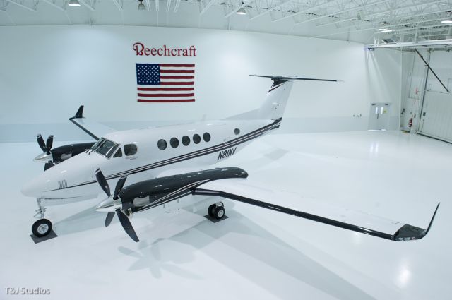 Beechcraft Super King Air 200 (N81MV)