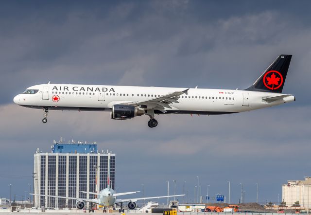 Airbus A321 (C-GJWI)