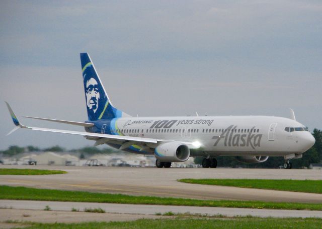 Boeing 737-700 (N248AK) - AirVenture 2016.