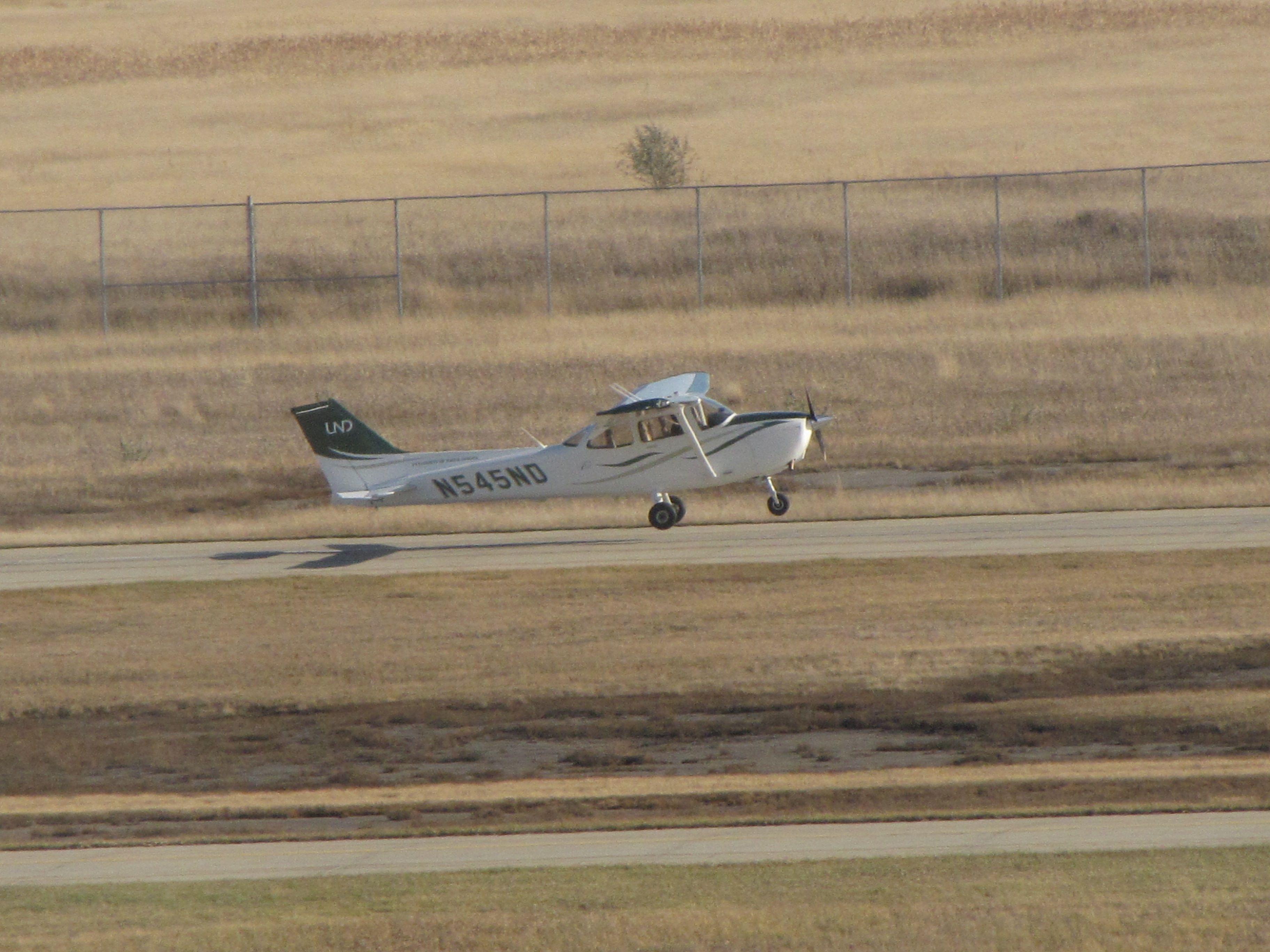 Cessna Skyhawk (N545ND)