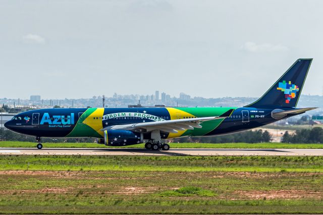 Airbus A330-200 (PR-AIV) - Azul Linhas Aereas (Brazilian Flag Livery) [Bandeirão] - Airbus A330-243 br /Registration: PR-AIYbr /br /Campinas (VCP) / Natal (NAT) br /br /Fotografia: Marcelo Luiz