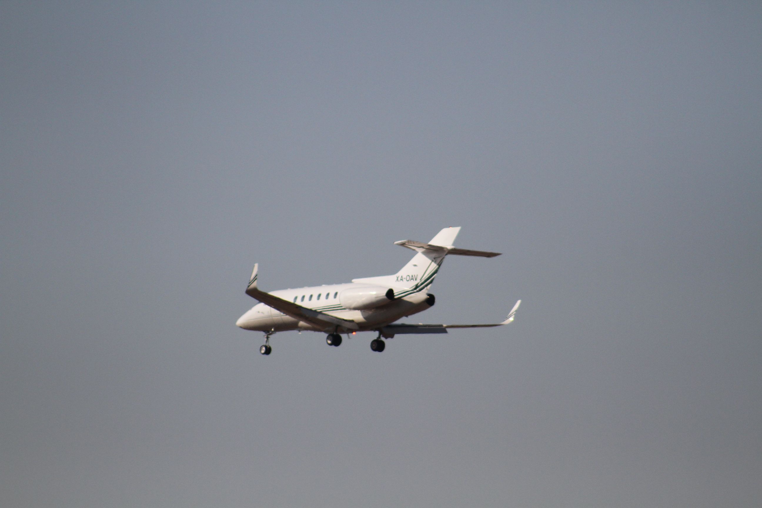 Hawker 800 (XA-AOV) - FINAL APPROACH 27 MMTJ