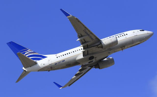 Boeing 737-700 (HP-1371CMP) - Copa airlines departing Aruba