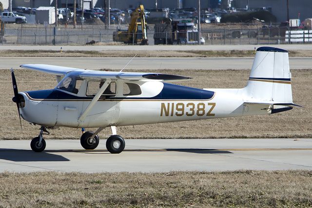 Cessna Commuter (N1938Z) - A 150C taxis out for departure. -January 2014