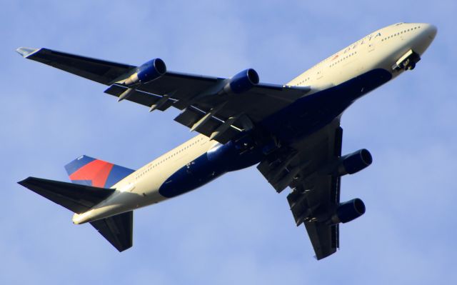 Boeing 747-400 (N670US)