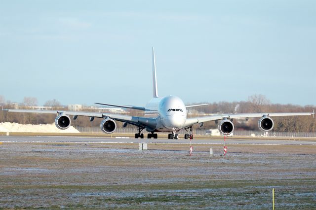 Airbus A380-800 —