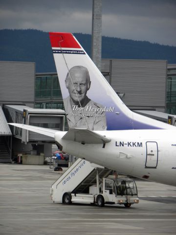 BOEING 737-300 (LN-KKM)