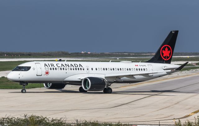 Airbus A220-300 (C-GJYC) - Air Canada Airbus A220-300 departing Curacao.