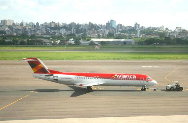 Fokker 100 (PR-OAK) - Avianca Brasil Fokker 100 @ POA Airport.