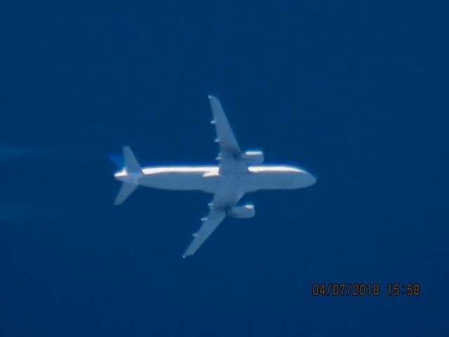 Airbus A320 (N463UA)