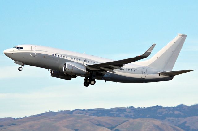 Boeing 737-700 (N2TS) - A Boeing Business Jet taking off