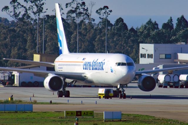 BOEING 767-300 (CS-TLO)