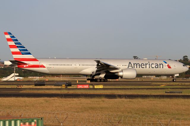 BOEING 777-300ER (N733AR)