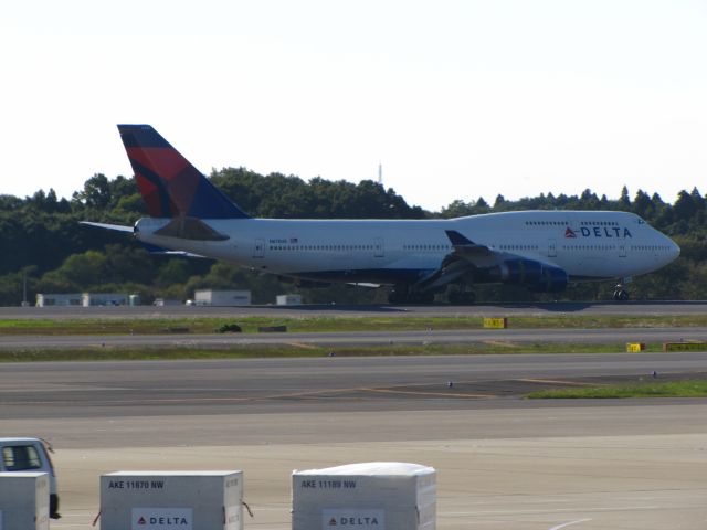 Boeing 747-400 (N670US)