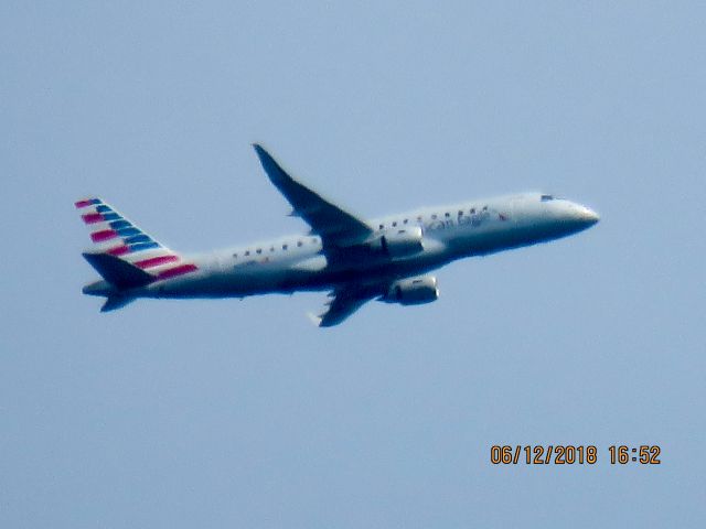 Embraer 175 (N253NN)