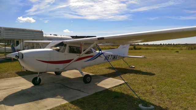 Cessna Skyhawk (N671MA)