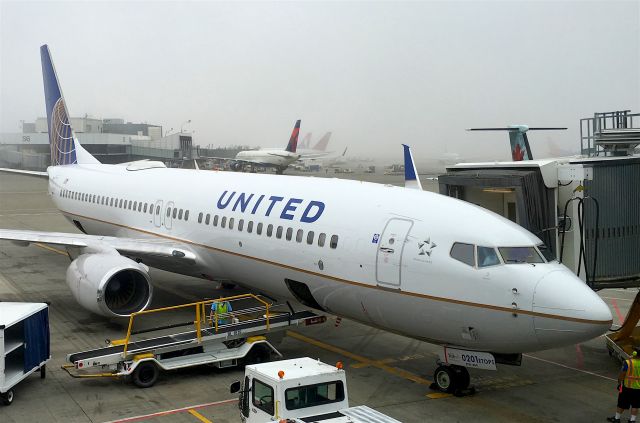 Boeing 737-800 (N25201)
