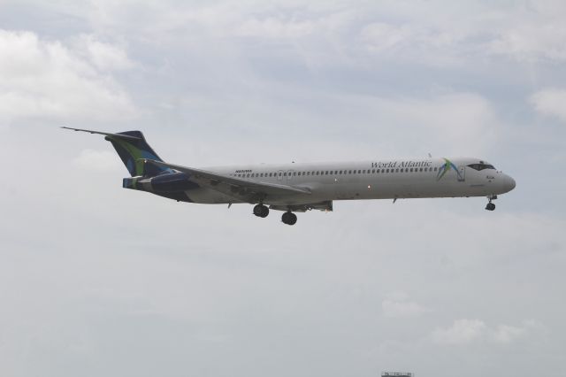 McDonnell Douglas MD-83 (N806WA)