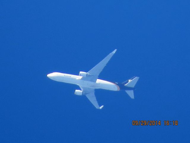 BOEING 767-300 (N319UP) - UPS flight 2872 from SDF to ABQ over Baxter Springs Kansas (78KS) at 34,000 feet.