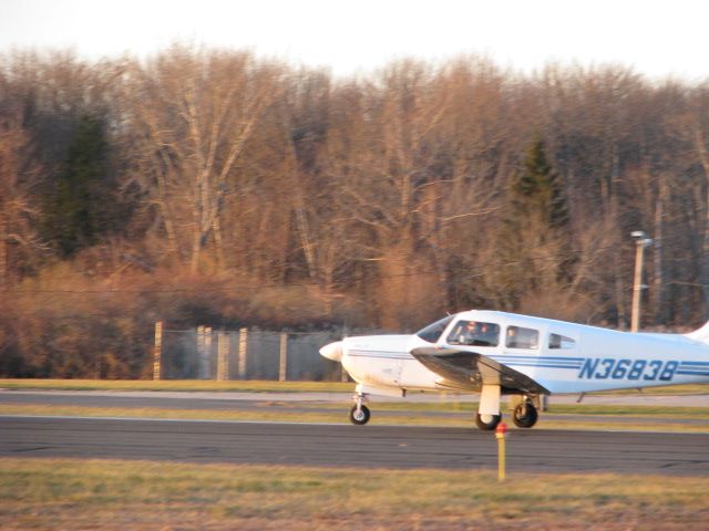 Piper Cherokee Arrow (N36838) - Takeoff Roll at KDXR