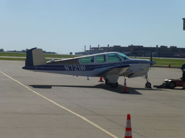 Beechcraft 35 Bonanza (N721W)
