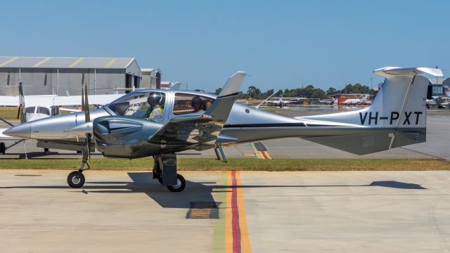 Diamond Twin Star (VH-PXT)