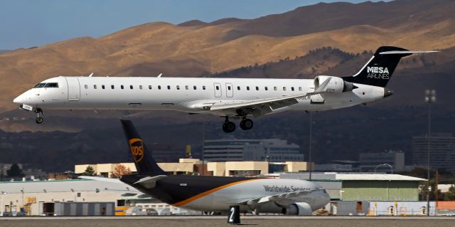 Canadair Regional Jet CRJ-900 (N956LR) - Arriving from Phoenix; about to land on 16R.