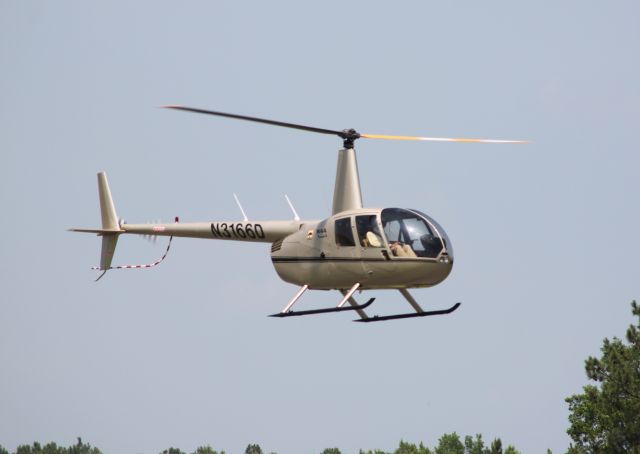 Robinson R-44 (N3166D)