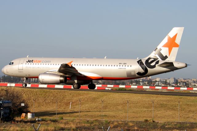 Airbus A320 (VH-JQX)